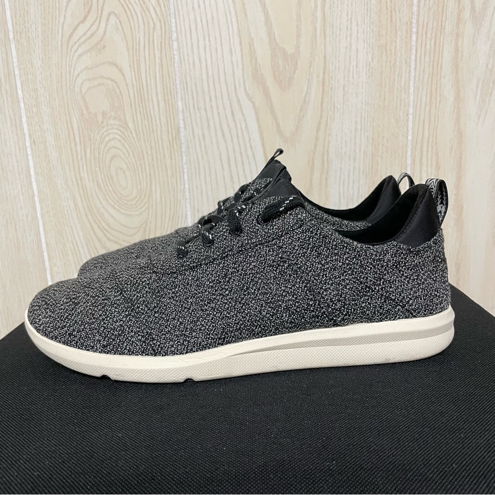 Toms Women's Cabrillo Black Terry Sneakers Sz 8.5